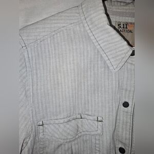 Womens‎ 5.11 shooter shirt. Grey with herringbone detail. Size LG